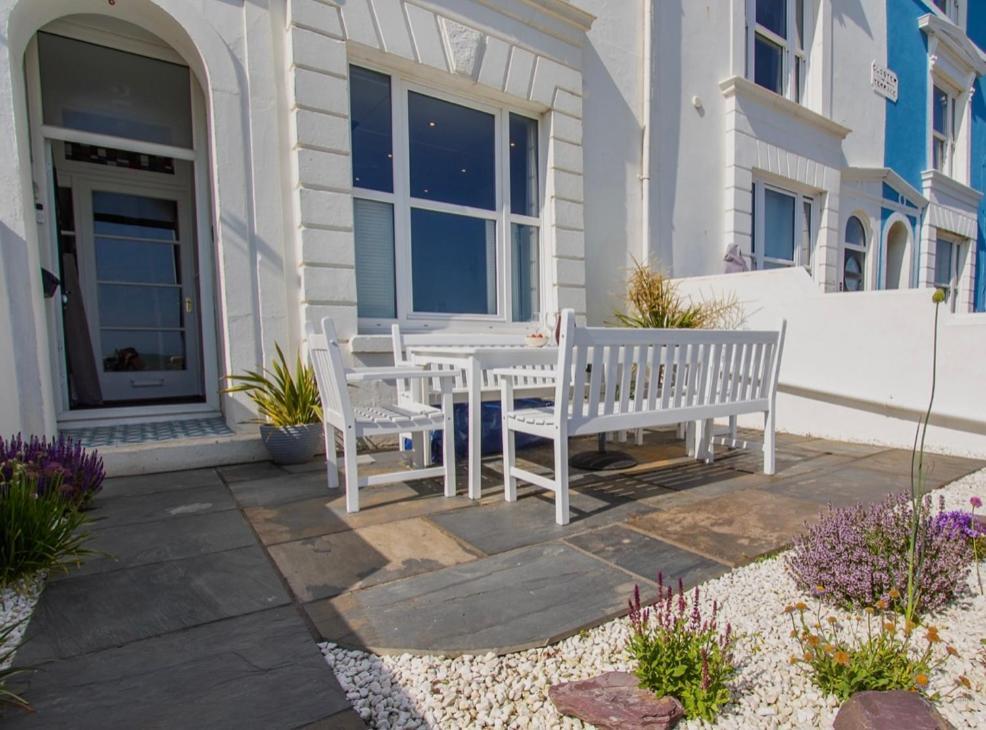 Beach View, 4 Bedroom House Opposite The Sea! Sleeps 10 Sandgate Zewnętrze zdjęcie