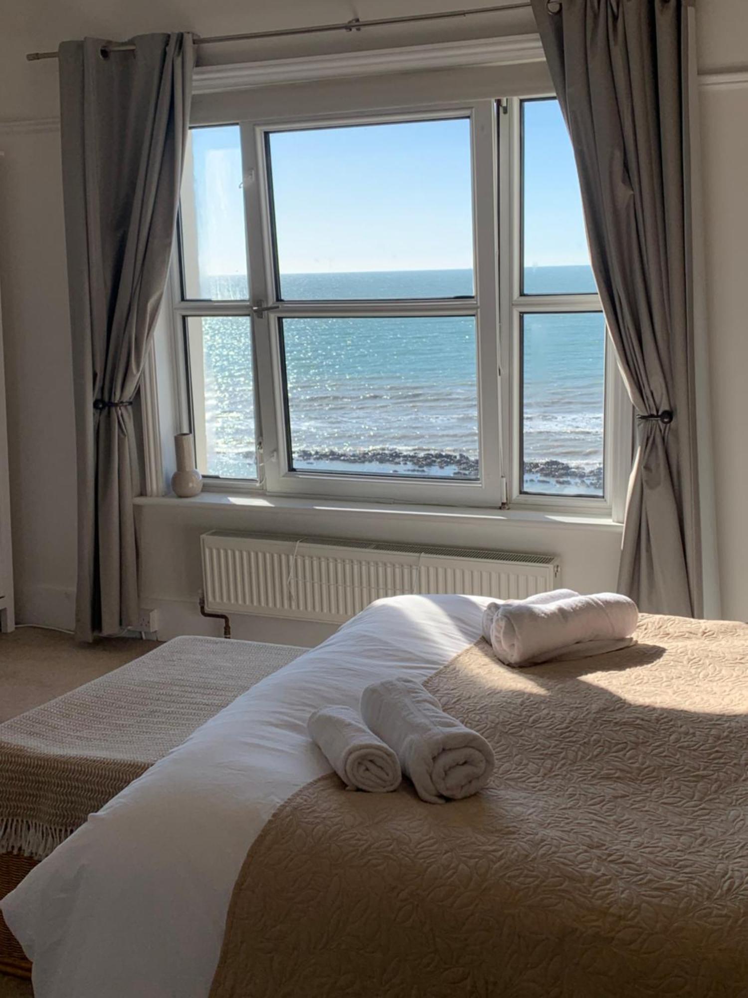 Beach View, 4 Bedroom House Opposite The Sea! Sleeps 10 Sandgate Zewnętrze zdjęcie
